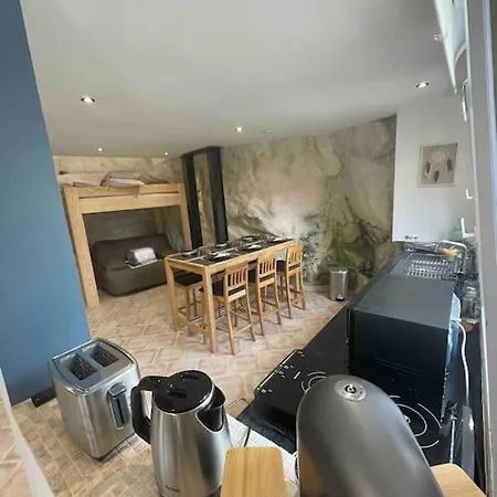 Logement Troglodyte Les Ulmes